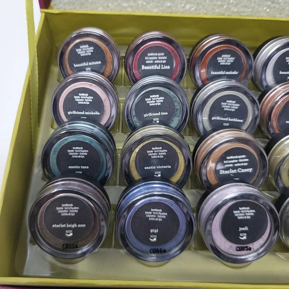 Bare Escentuals bareMinerals The Women of B.E. Collection 20 Pc Eyecolor Set New